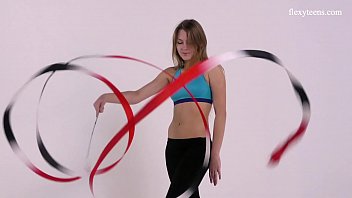 Kira Zukerman super flexible hot gymnast